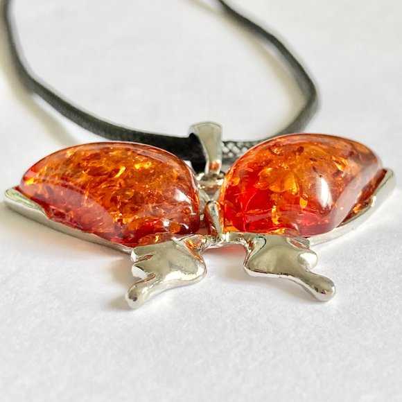 Vintage Honey Amber Butterfly Necklace Pendant Silver Plated Simulated 18" - Picture 7 of 10